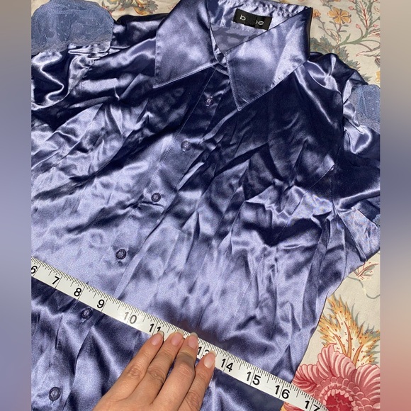 Bebe lilac button down silk blouse with belt - Picture 10 of 11